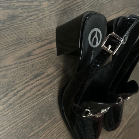 Shoes - Picture 2 of 5